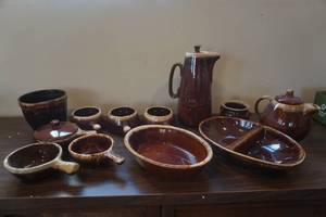 lot 686 image: Amber pottery