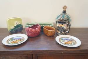 lot 707 image: Assorted Decorative Dishes