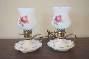 lot 708 image: Vintage Light Fixtures