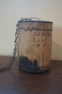 lot 709 image: Vintage U.S. Can