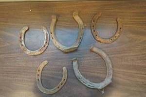lot 713 image: Vintage Horseshoes