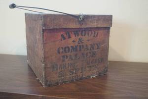 lot 728 image: Atwood&Company Palace box