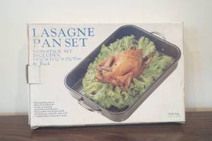 lot 730 image: Lasagna Pan Set