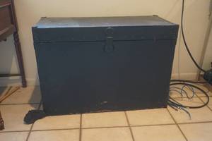lot 742 image: Black Vintage Chest