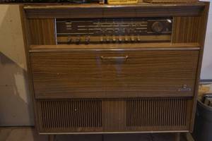 lot 744 image: Grundig Stereo Vinyl Player Radio