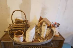 lot 754 image: White Birch Decor