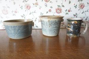 lot 770 image: Stoneware pots