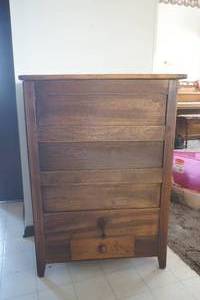 lot 776 image: Antique Flower bin