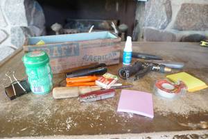 lot 794 image: assorted boxcutter-Kitchen Drawer stuff