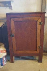 lot 810 image: Rustic Wood Cabinet