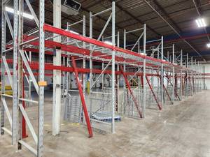 Pallet Racking - Uprights (11), Cross Beams (40), Grates (40)