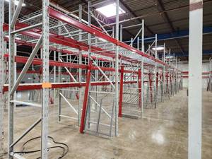 Pallet Racking - Uprights (11), Cross Beams (40), Grates (40)