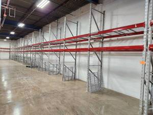 Pallet Racking - Uprights (14), Cross Beams (52), Grates (52)