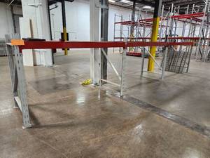 Pallet Racking - Uprights (4), Cross Beams (6), Grates (6)