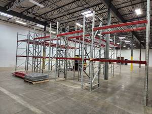 Pallet Racking - Uprights (8), Cross Beams (28), Grates (28)