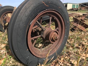 Wooden AxelsWheelsSpokes for Old Covered Wagon