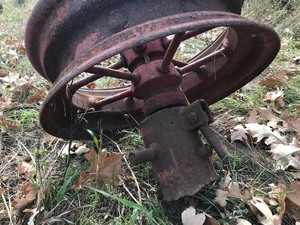 17 12 Steel Spoked Wheel (IH Red)