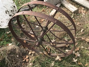 26 Round-spoked Wheels (Lot of 2)