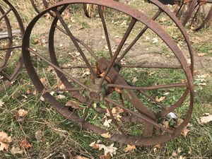 26 Round-spoked Wheels (Lot of 2)