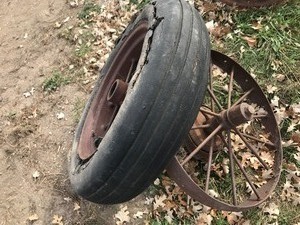 Round-spoked Wheels (Lot of 2 Unmatched)