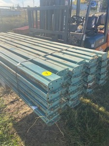 lot 7 image: 35pcs 5 Horizontal Beams 108 Long