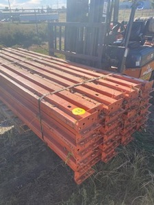 lot 15 image: 42pcs 4.5 Horizontal Beams 108 Long
