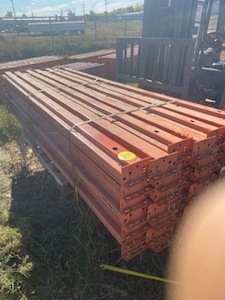 lot 21 image: 49pcs 4.5 Horizontal Beams 108 Long