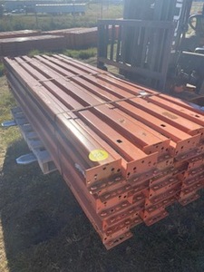 lot 23 image: 49pcs 3.5 Horizontal Beams 108 Long