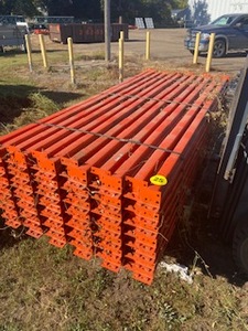 lot 25 image: 84pcs 3 Horizontal Beams 96 Long