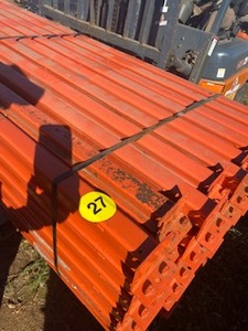 lot 27 image: 70pcs 3 Horizontal Beams 96 Long