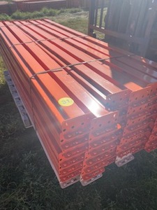 lot 31 image: 49pcs 4.5 Horizontal Beams 108 Long