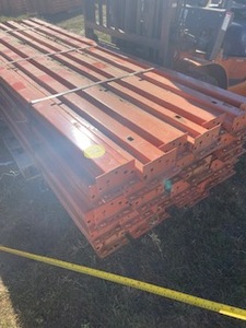 lot 32 image: 42pcs 4.5 Horizontal Beams 108 Long