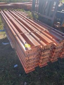 lot 35 image: 40pcs 3.5 Horizontal Beams 108 Long