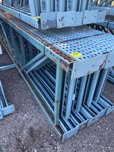 lot 57 image: 10pcs 36 Vertical Uprights 300 Tall