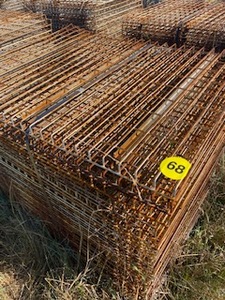lot 68 image: 40pcs 36x46 Wire Decking