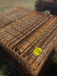 lot 73 image: 40pcs 36x46 Wire Decking