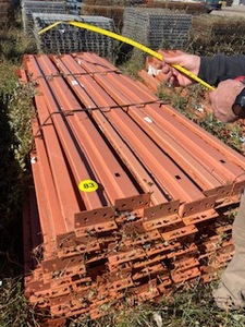 lot 83 image: 40pcs 3.5 Horizontal Beams 108 Long