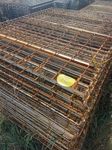 lot 74 image: 50pcs 36x46 Wire Decking