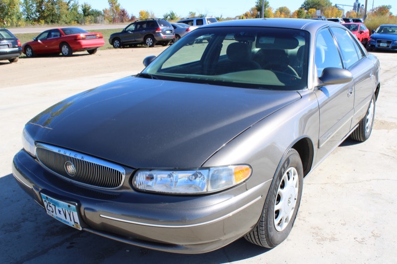 2390 MN Auto Auctions Thursday Night LET US SELL YOUR CAR HALF