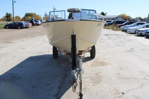 lot 33 image: 1983 Starcraft Boat & Trailer