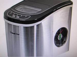 Magic Chef Countertop Ice Maker - S...