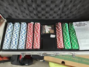 Traveling Set Of Texas Holdem With Chips & Case