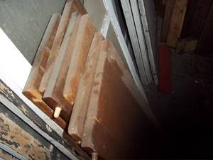 lot 8 image: Huge assortment of wood leaves, tab...