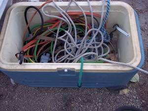 lot 68 image: Large Igloo cooler on wheels (no li...