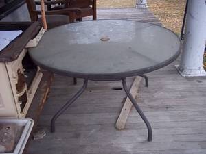 lot 103 image: Round Metal outside table with temp...