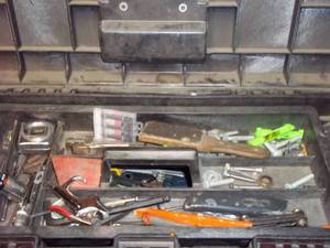 lot 173 image: Very heavy duty Rubbermaid 26 hard...