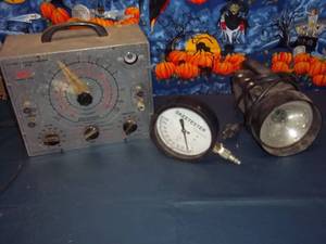 lot 175 image: Antique Eico resistance capacitance...