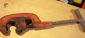lot 217 image: Vintage Ridgid pipe cutter...