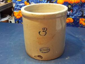 lot 221 image: Vintage 3-gallon Red Wing crock. se...