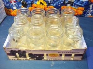 lot 228 image: Lot of Assorted quart sized canning...